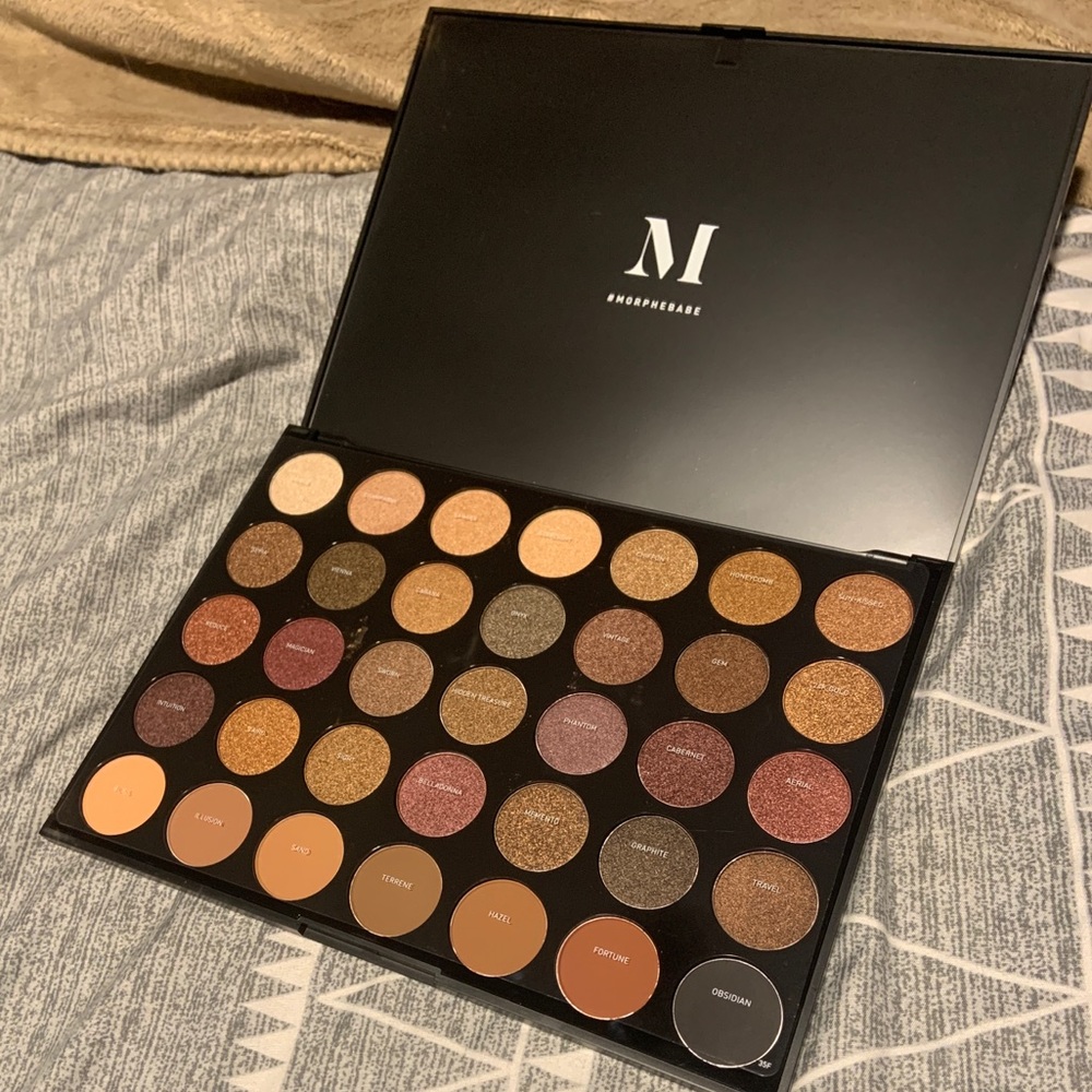 NWB Morphe “Fall Into Frost” pallet